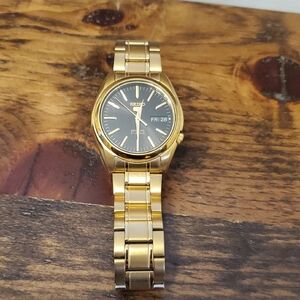 Seiko Men's Gold-Tone Automatic Watch with Black Dial